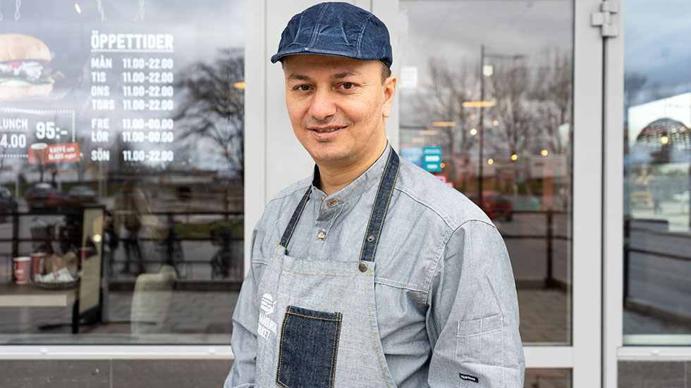 Özcan Kaya äger och driver kedjan Hamburgerbruket